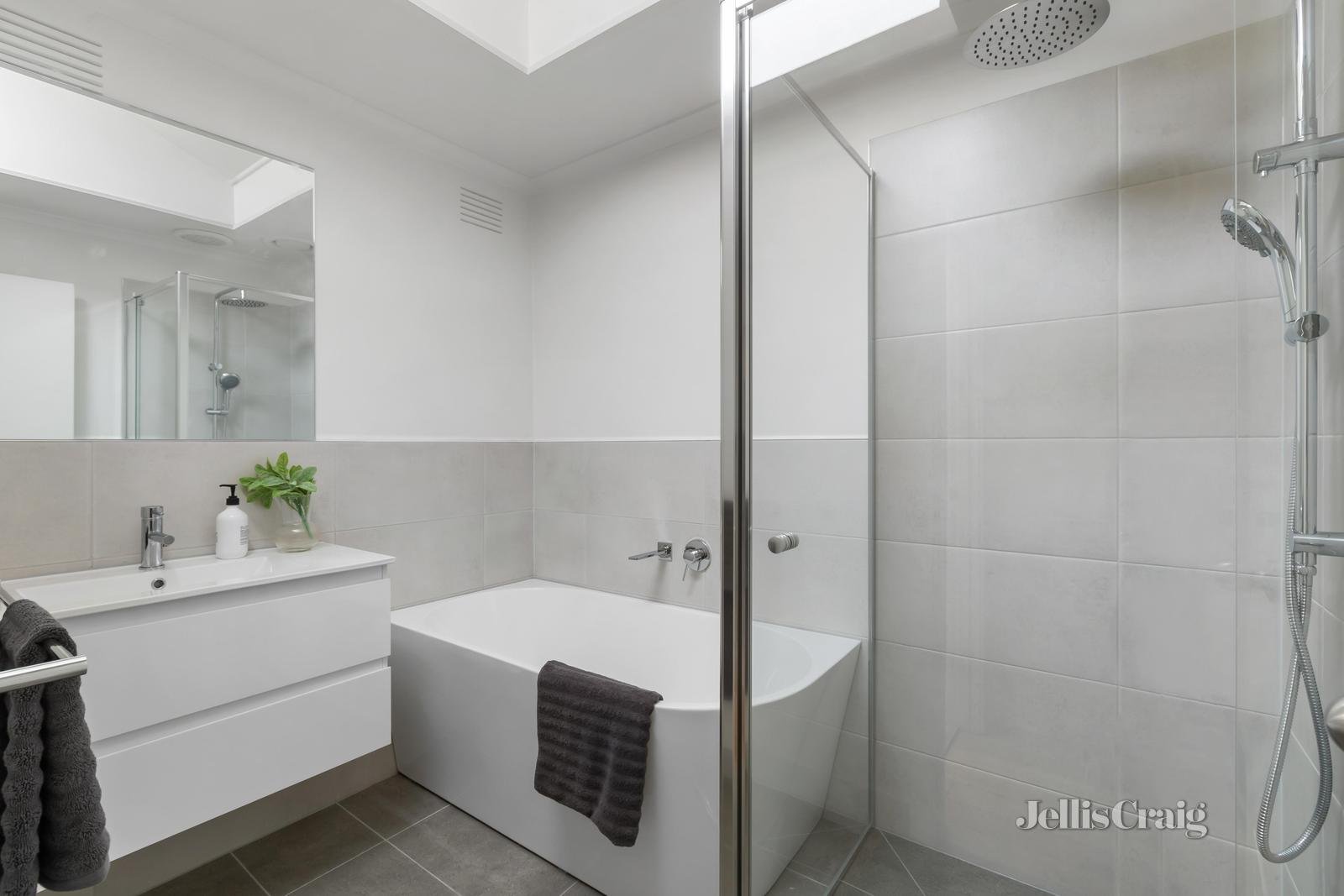 5/3-5 Louise Avenue, Mont Albert image 7