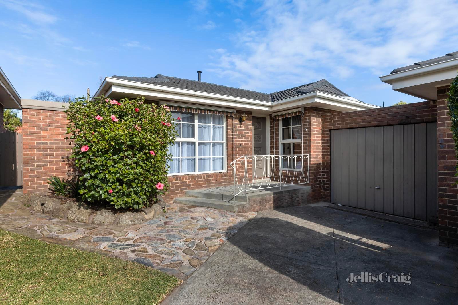 5/3-5 Louise Avenue, Mont Albert image 9