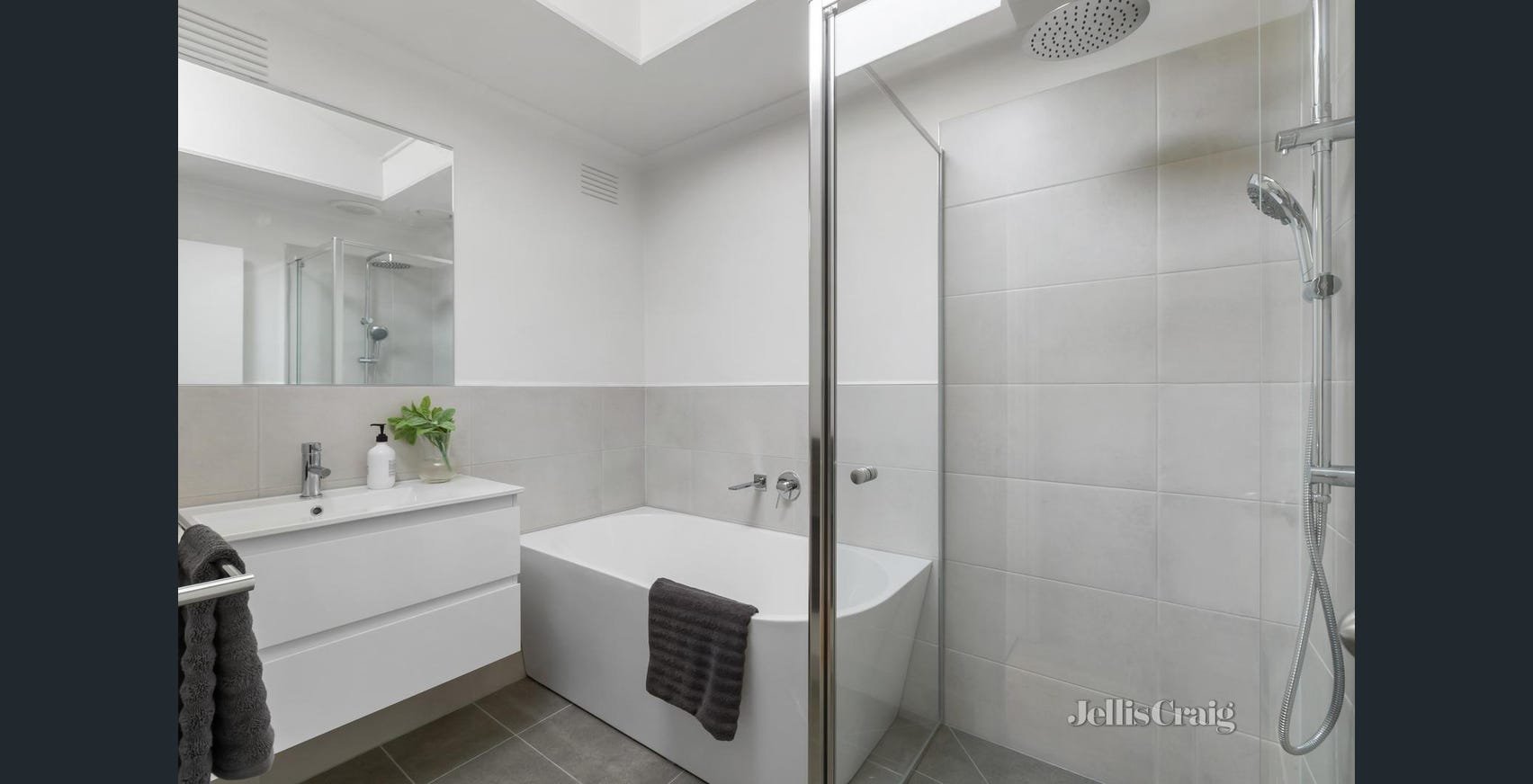 5/3-5 Louise Avenue, Mont Albert image 6