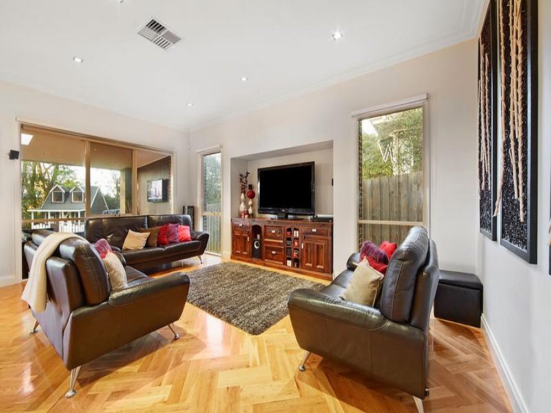 53 Baker Avenue, Kew East image 4