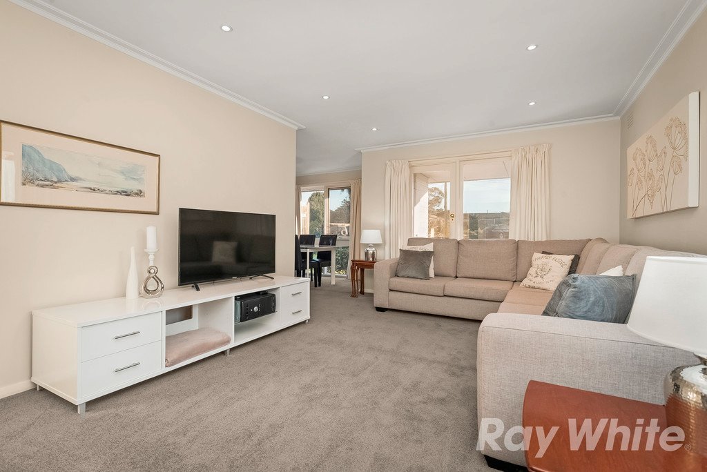 53 Brynor Crescent, Glen Waverley image 2