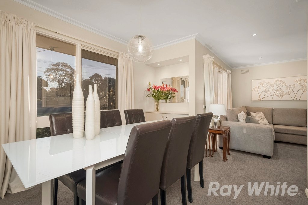 53 Brynor Crescent, Glen Waverley image 3