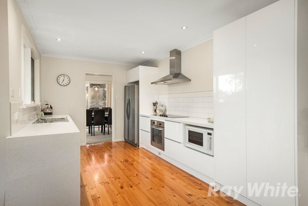53 Brynor Crescent, Glen Waverley image 4