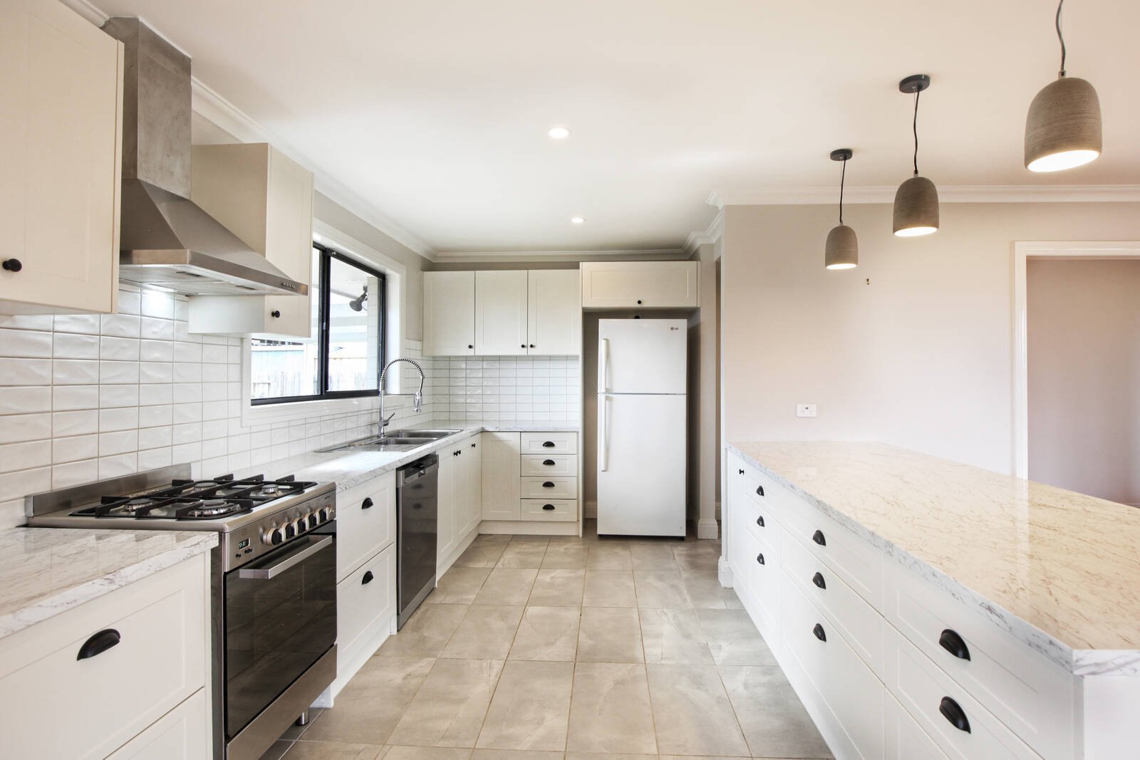 Property Gallery Thumbnail 3