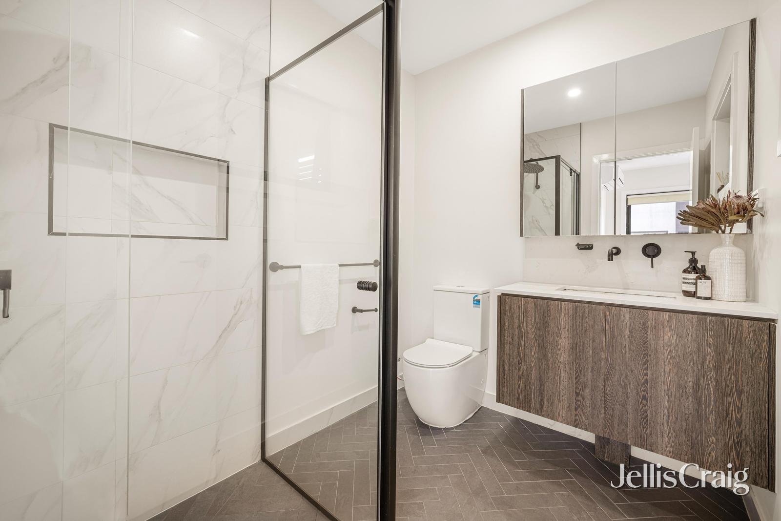 5/3 Gillman Street, Cheltenham image 9