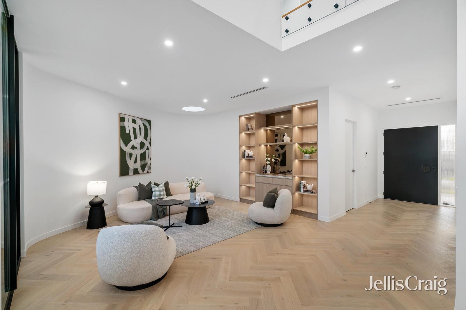 53 Grenfell Road, Mount Waverley image 2