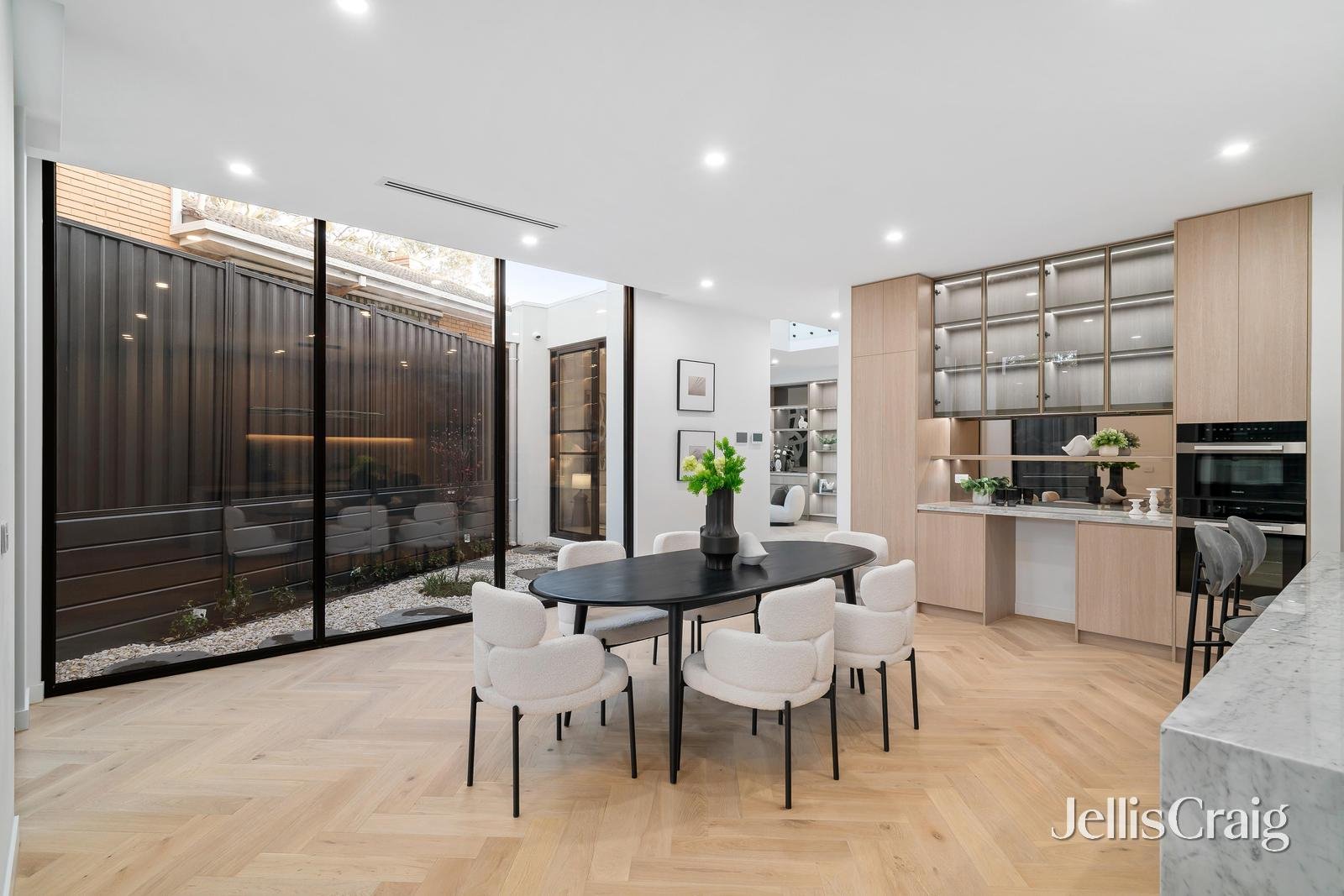 53 Grenfell Road, Mount Waverley image 8