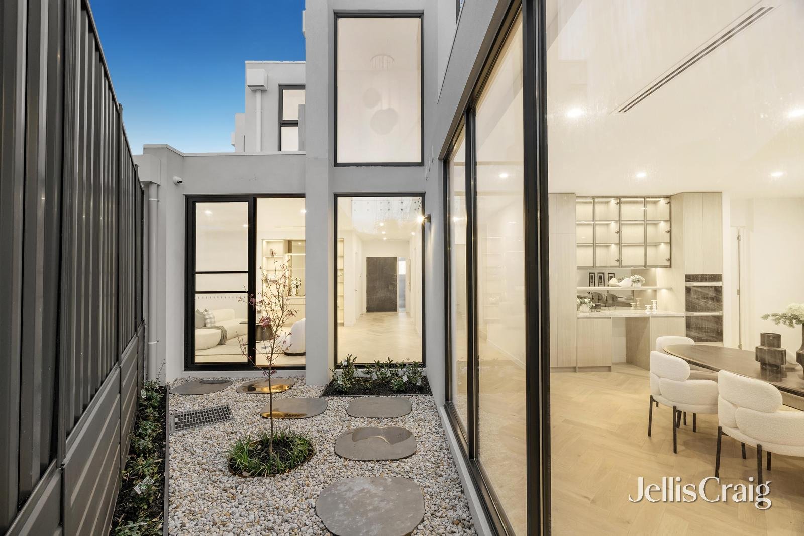 53 Grenfell Road, Mount Waverley image 16