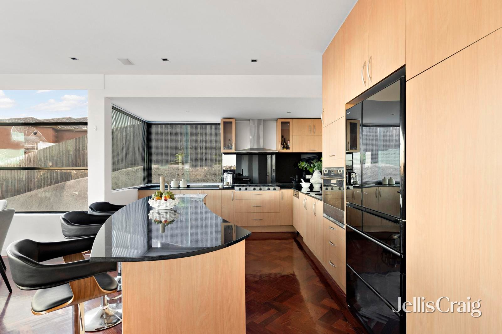 5/3 Hillside Crescent, Maribyrnong image 6