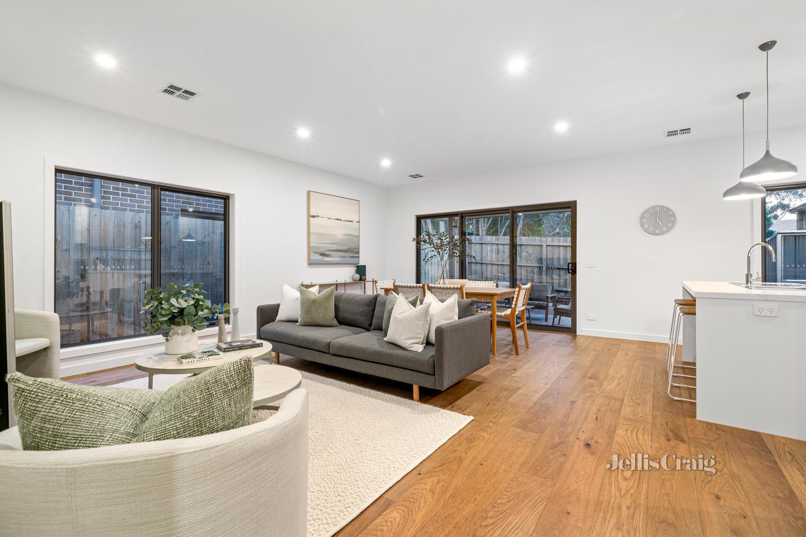 53 Jarvis Avenue, Croydon image 4