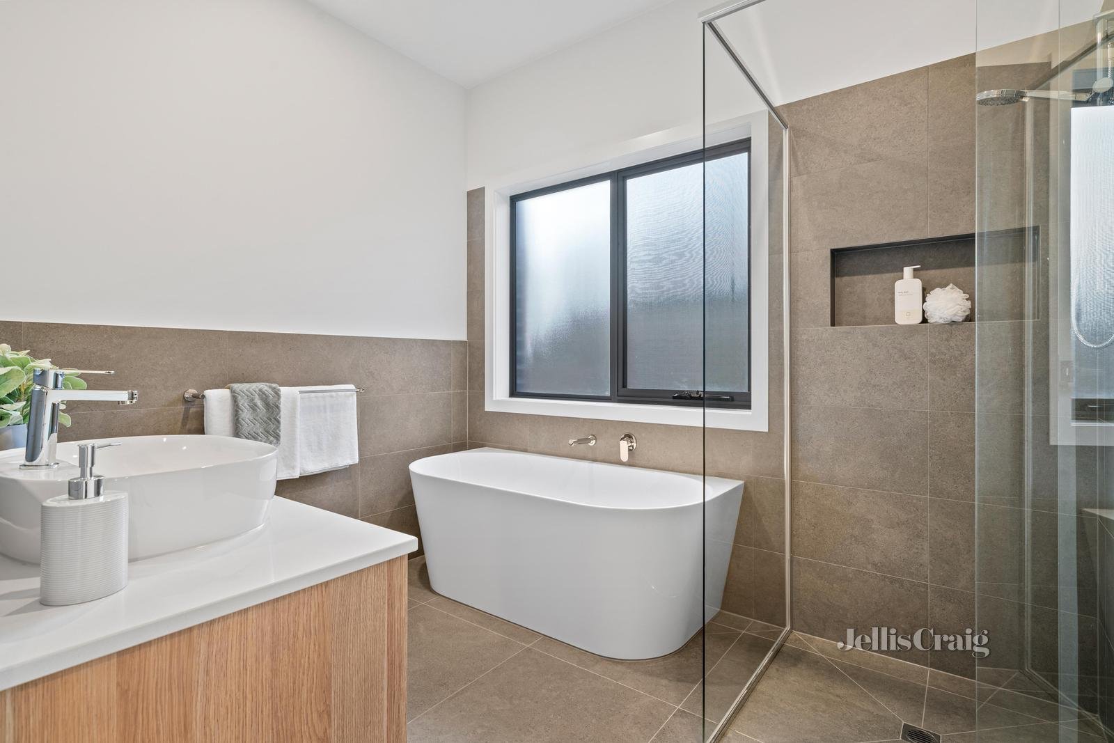 53 Jarvis Avenue, Croydon image 11