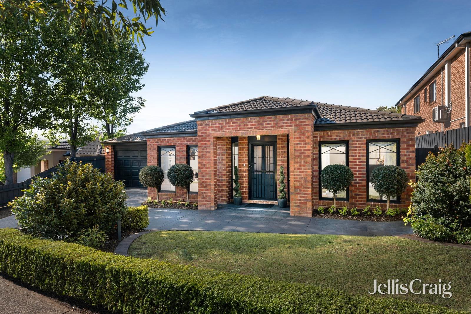 53 Larbert Road, Mooroolbark image 1