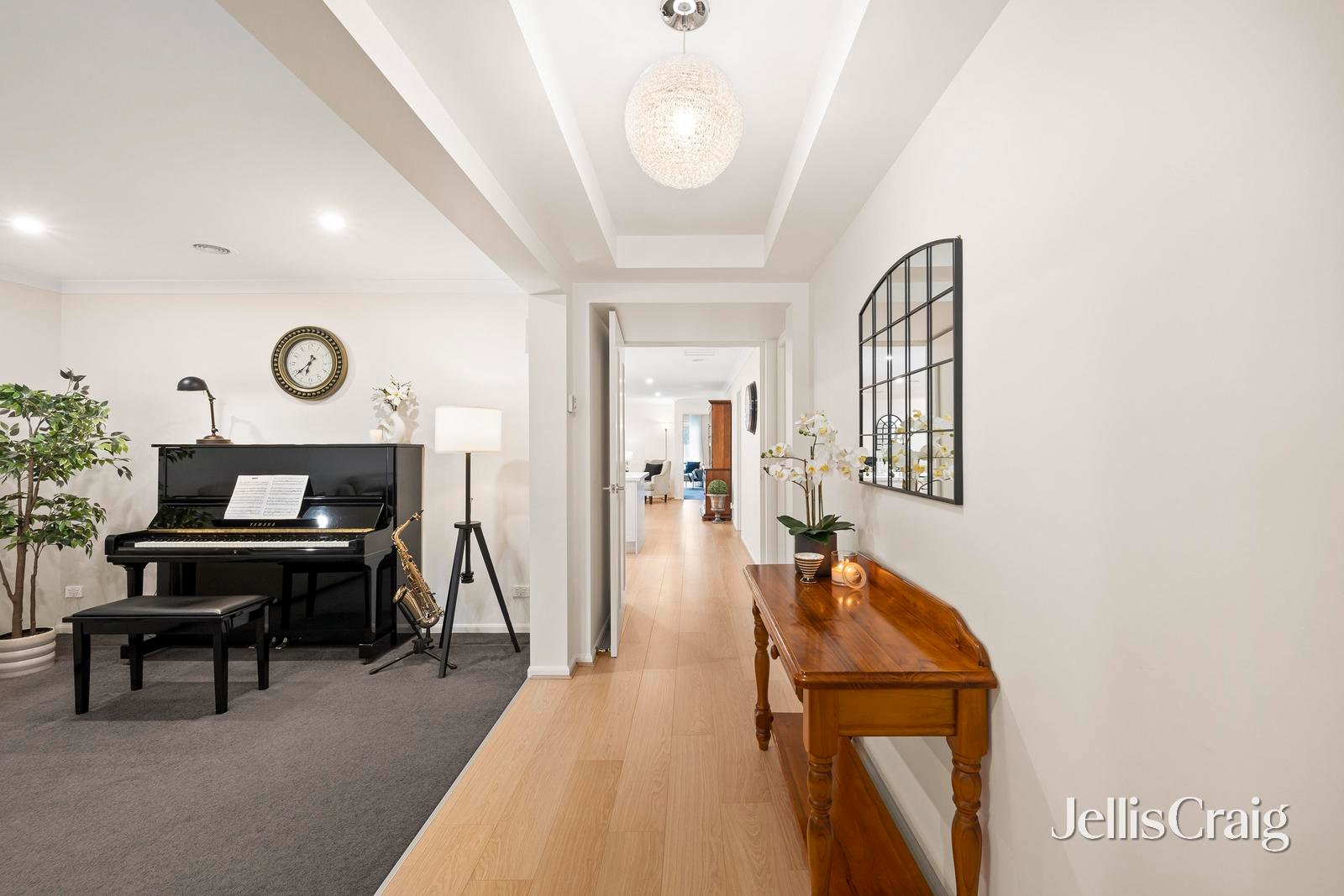 53 Larbert Road, Mooroolbark image 2