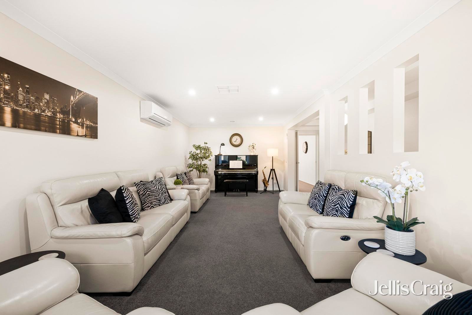 53 Larbert Road, Mooroolbark image 4