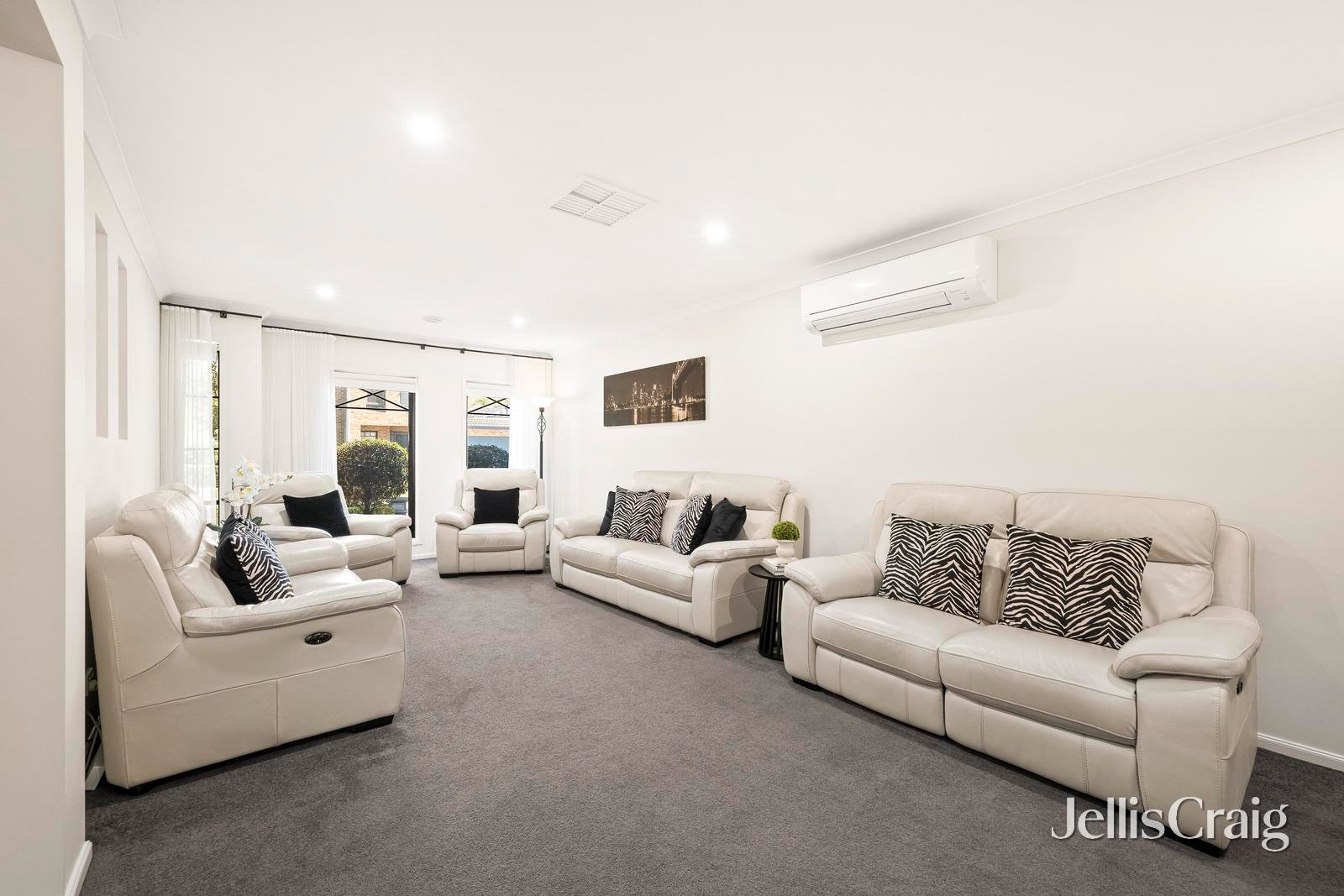 53 Larbert Road, Mooroolbark image 5