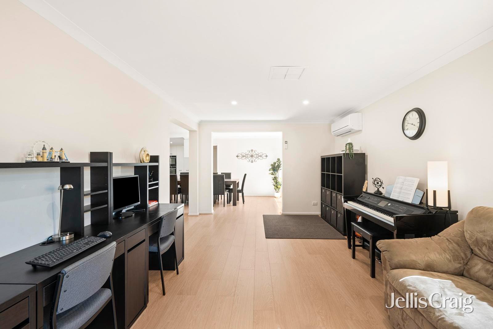 53 Larbert Road, Mooroolbark image 7