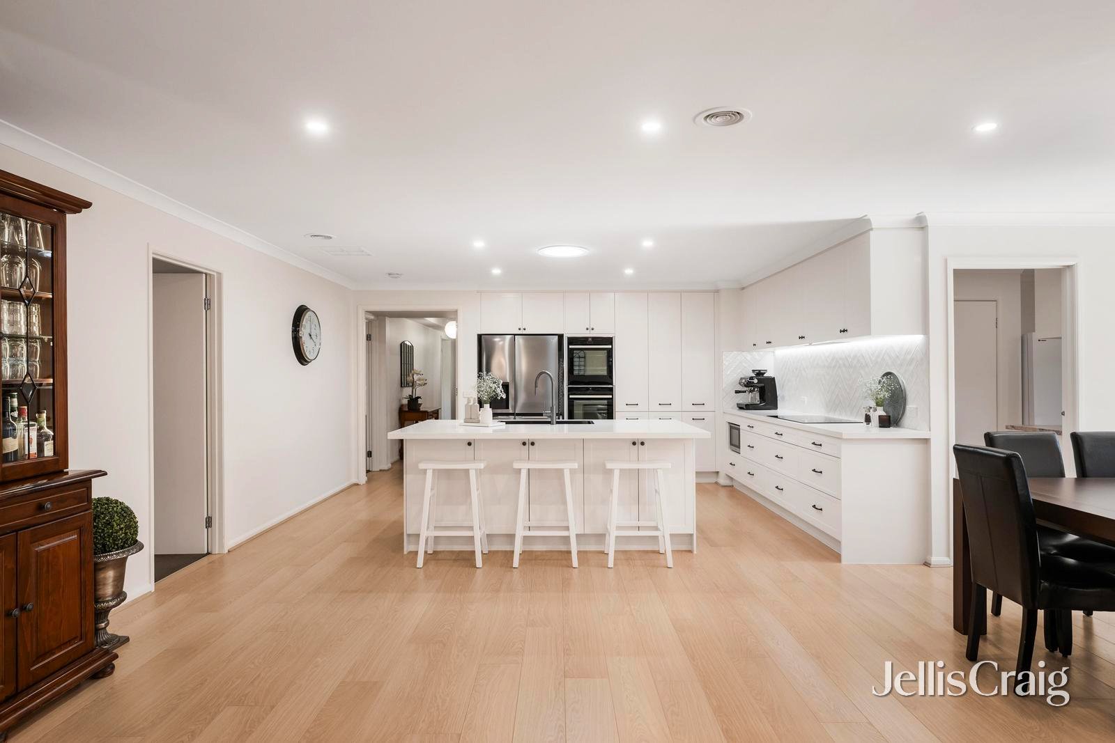 53 Larbert Road, Mooroolbark image 12