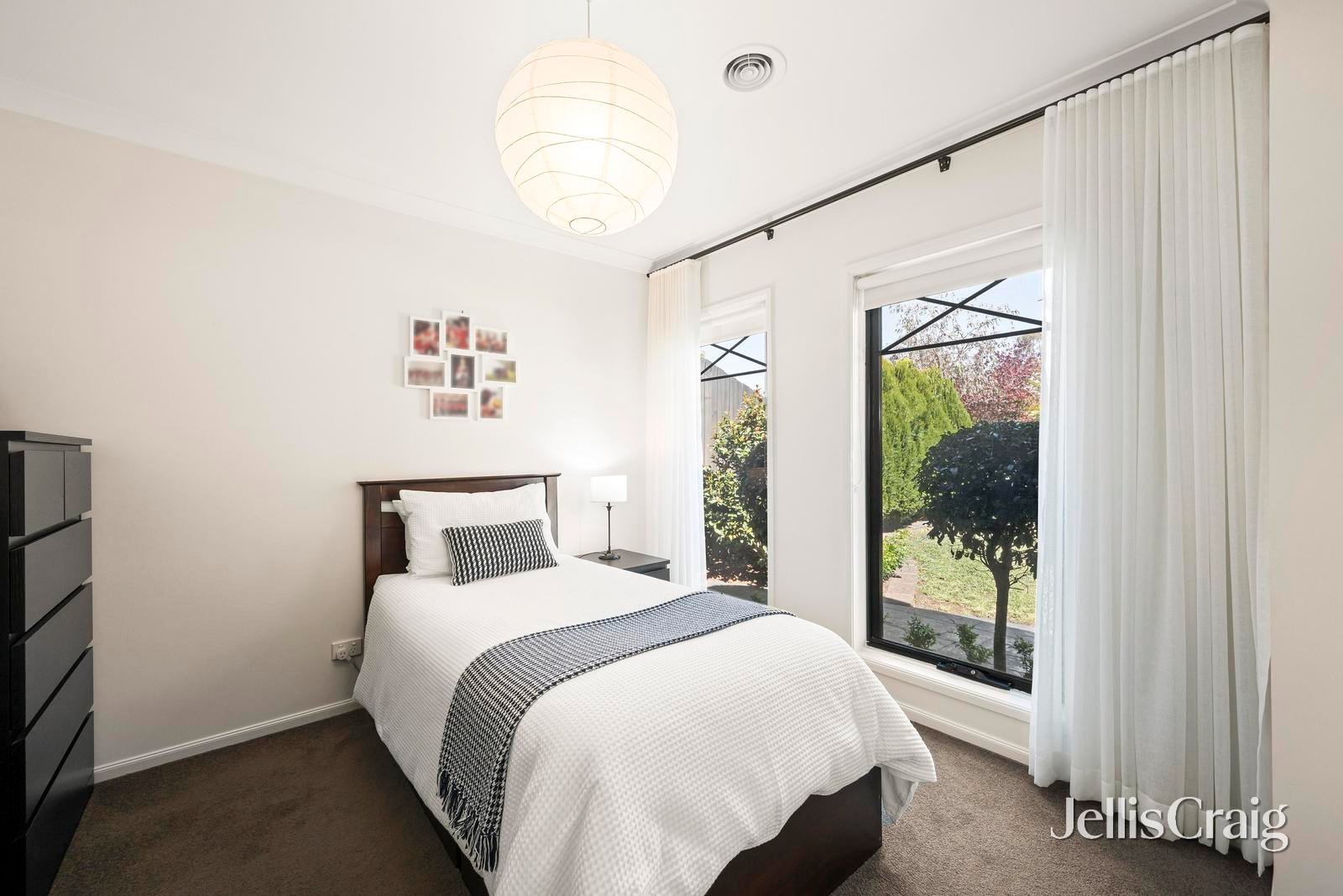 53 Larbert Road, Mooroolbark image 16