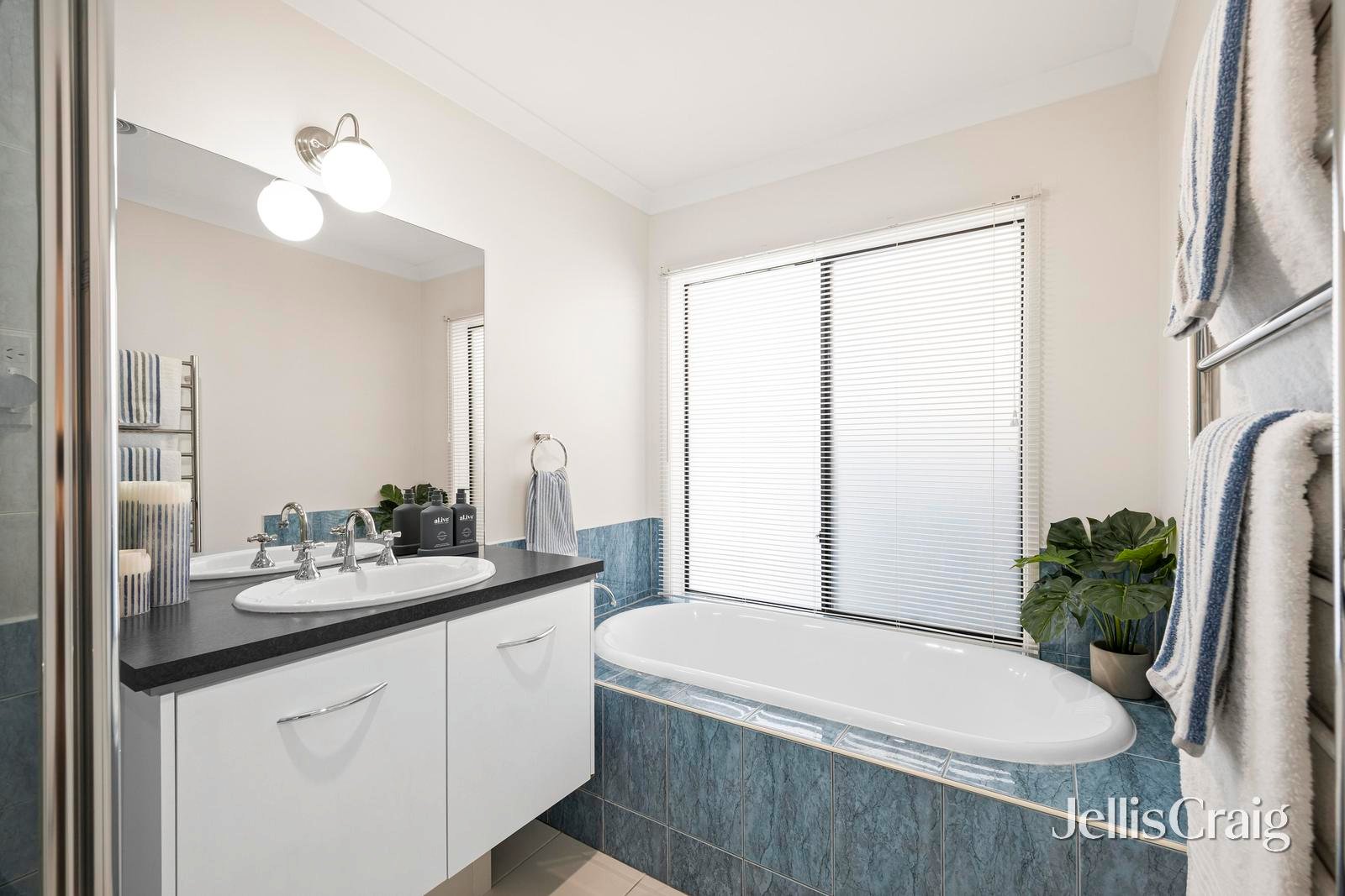 53 Larbert Road, Mooroolbark image 20