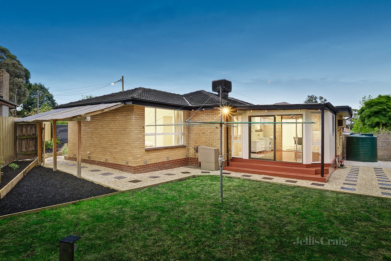 53 Longbrae Court, Forest Hill image 10