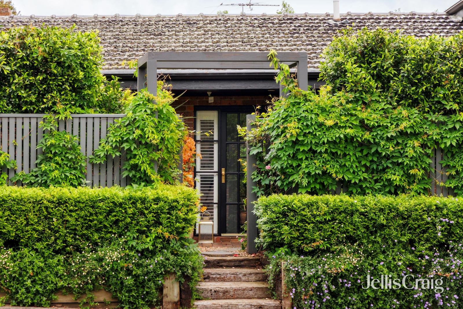 53 Lower Dandenong Road, Mentone image 2