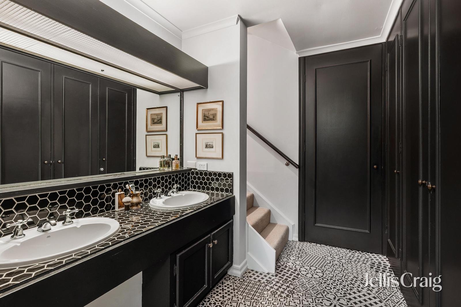 53 Lower Dandenong Road, Mentone image 9