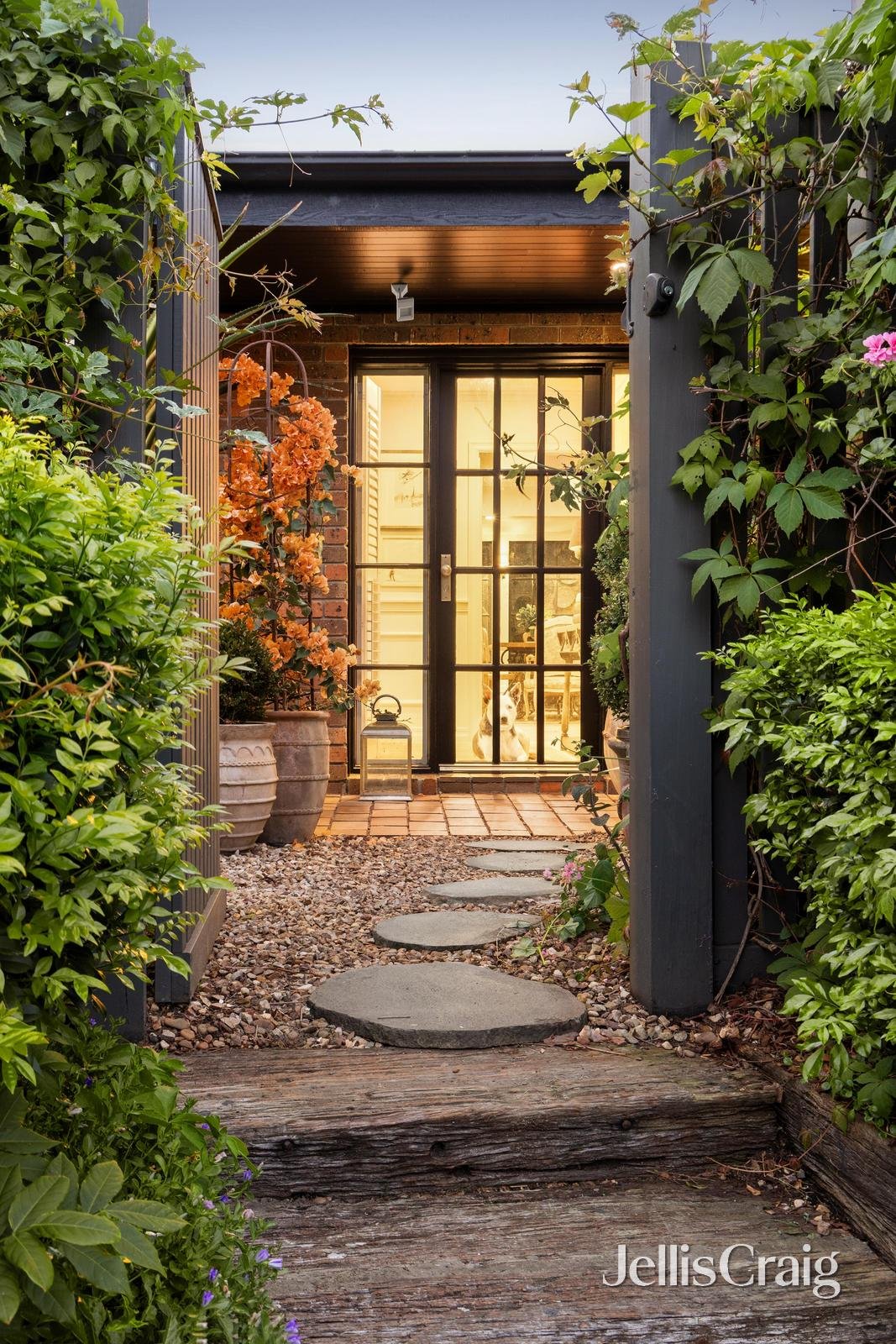 53 Lower Dandenong Road, Mentone image 12