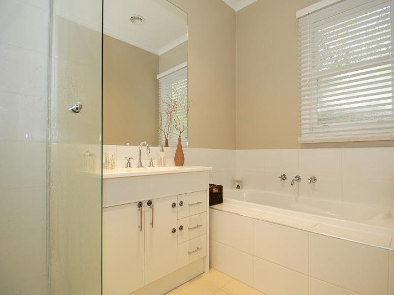 53 Marjorie Avenue, Belmont image 4