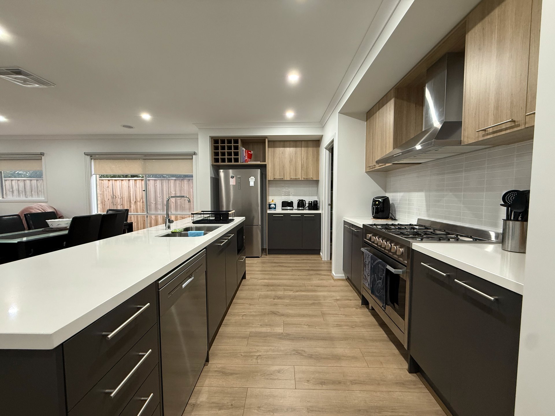 53 Opal Drive, Leopold image 3