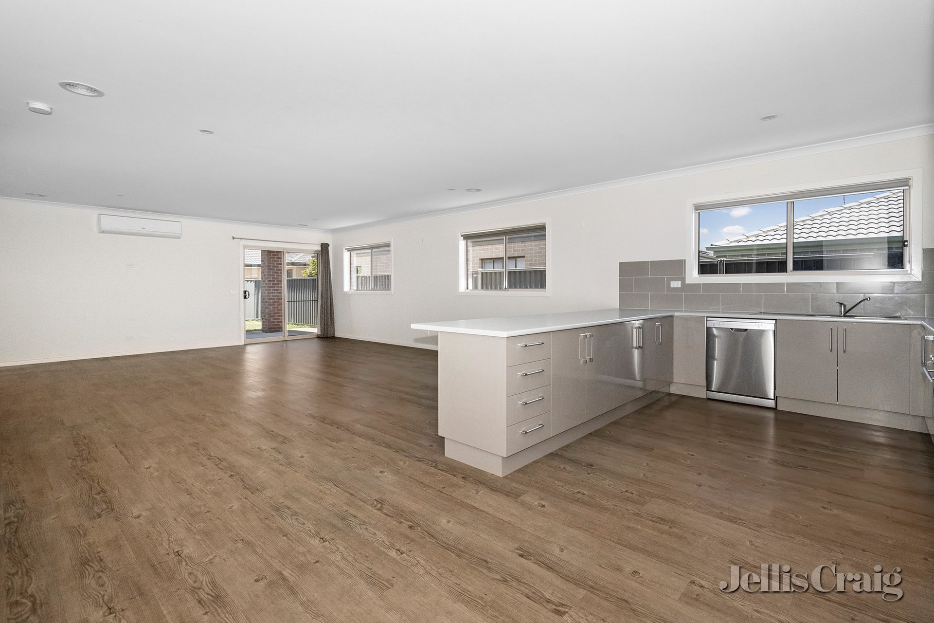 53 O'Shannassy Parade, Lucas image 3