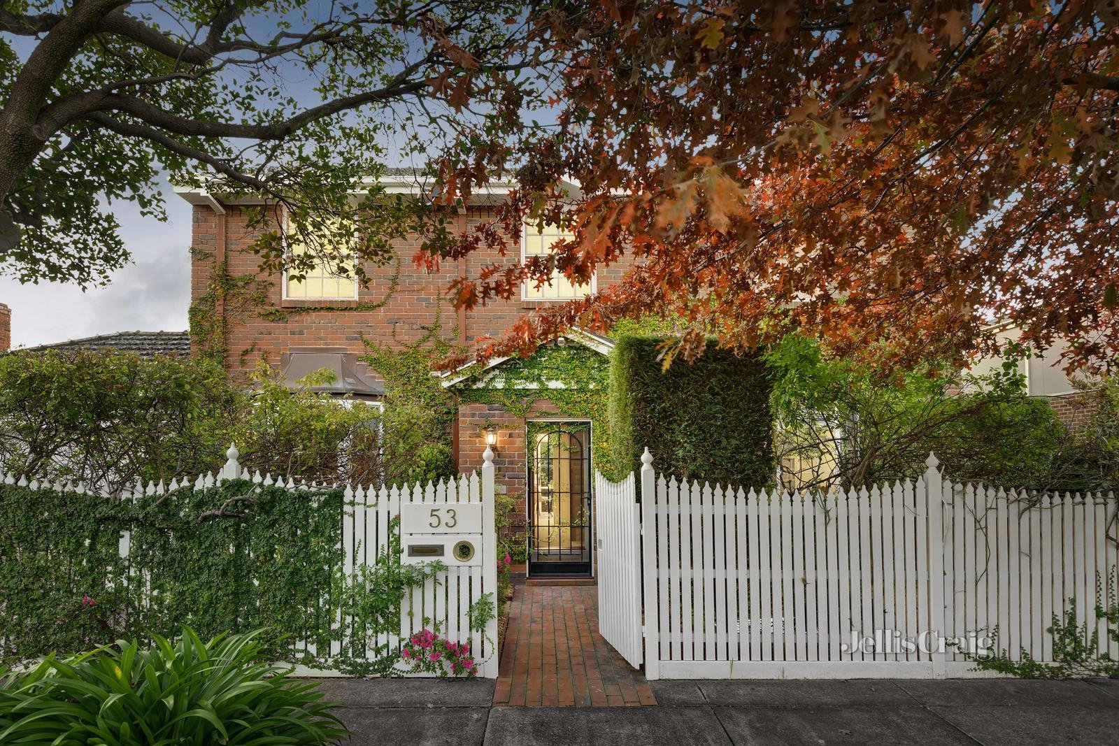 53 Rosedale Road, Glen Iris image 1