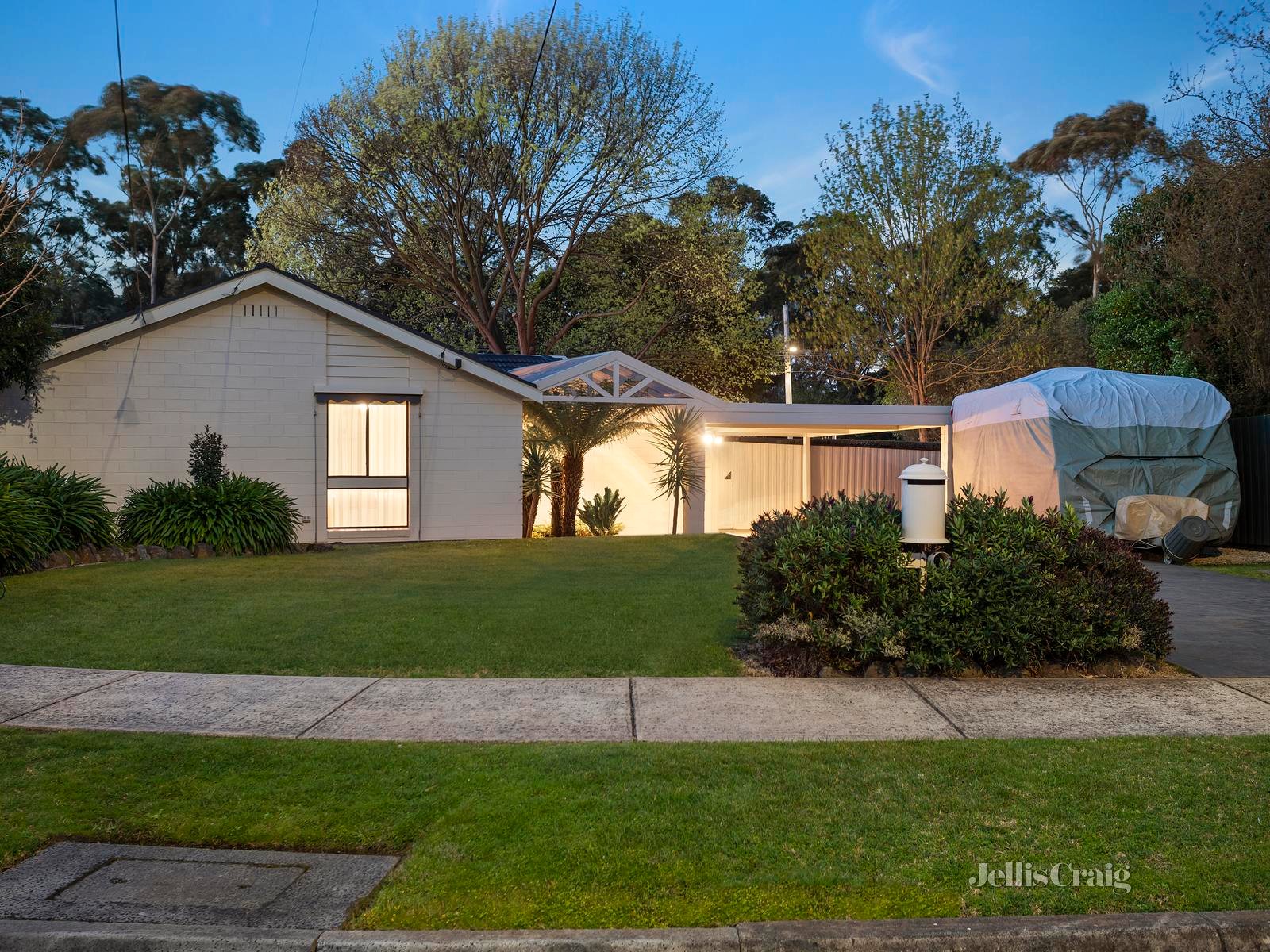 53 Roseland Grove, Doncaster image 1