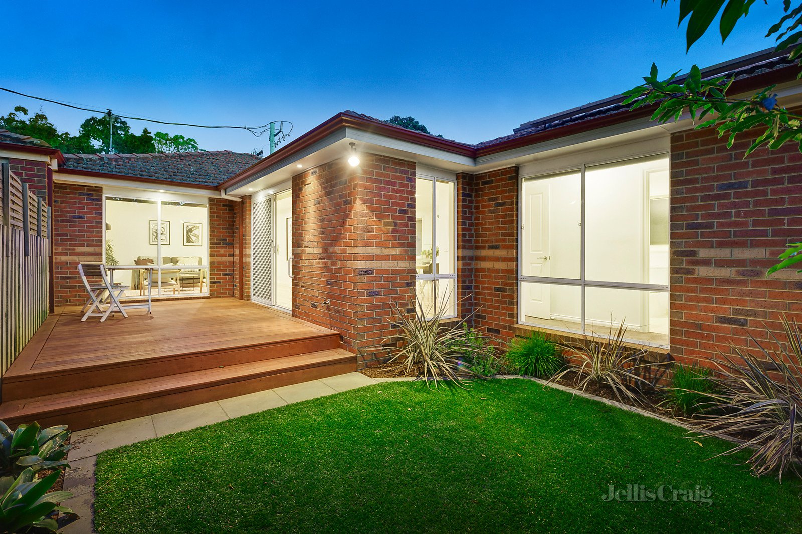 53 Rosstrevor Crescent, Mitcham image 10