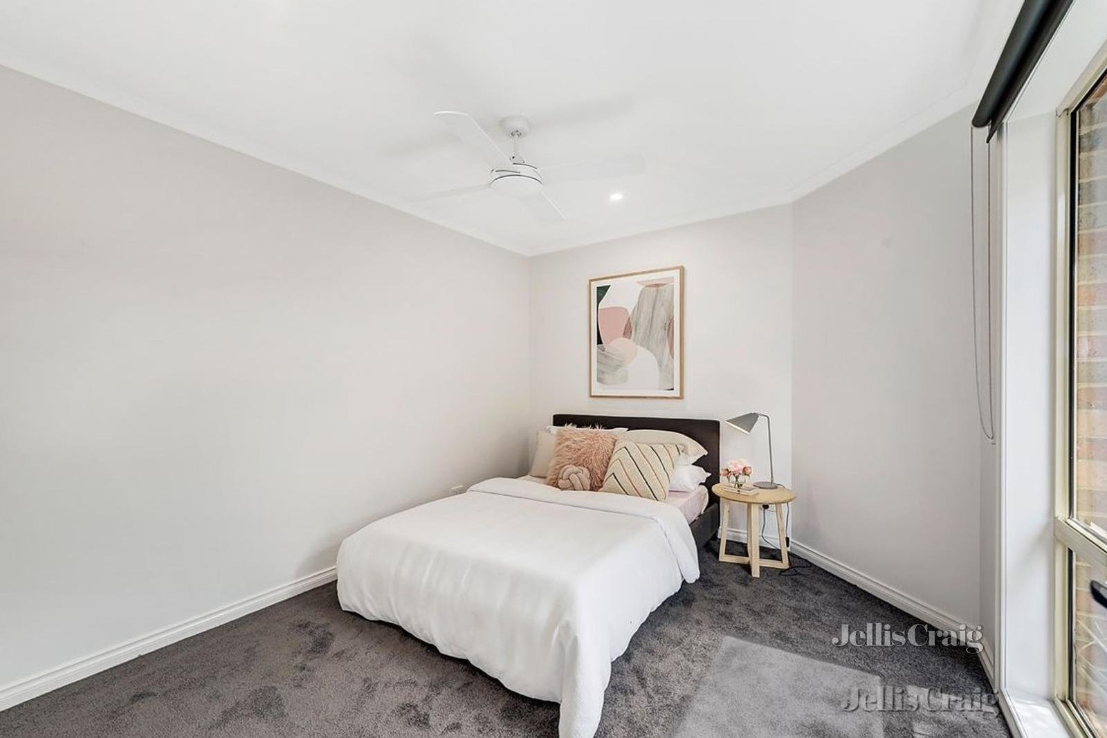 53 Rosstrevor Crescent, Mitcham image 6