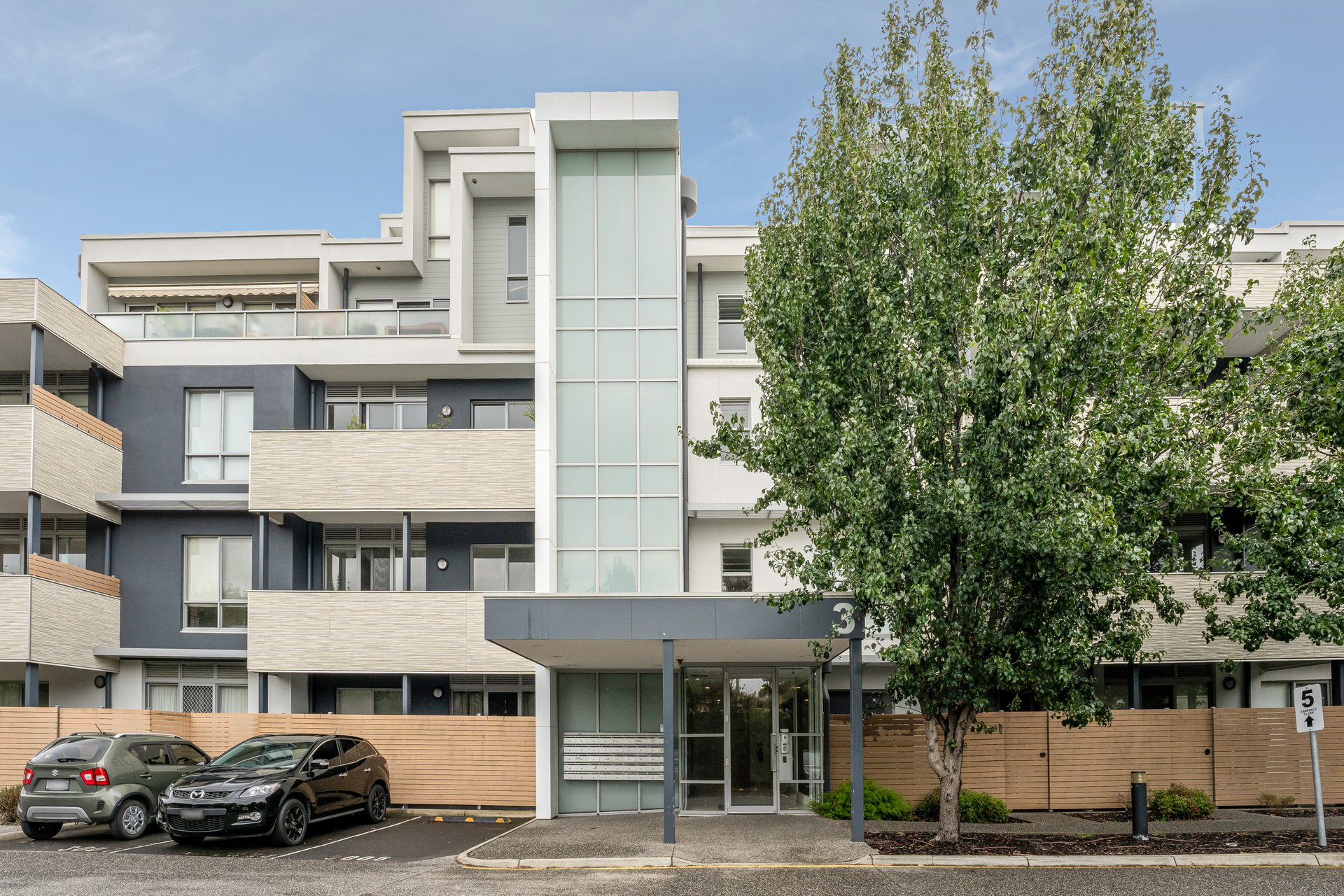 5/3 Sandbelt Close, Heatherton image 2