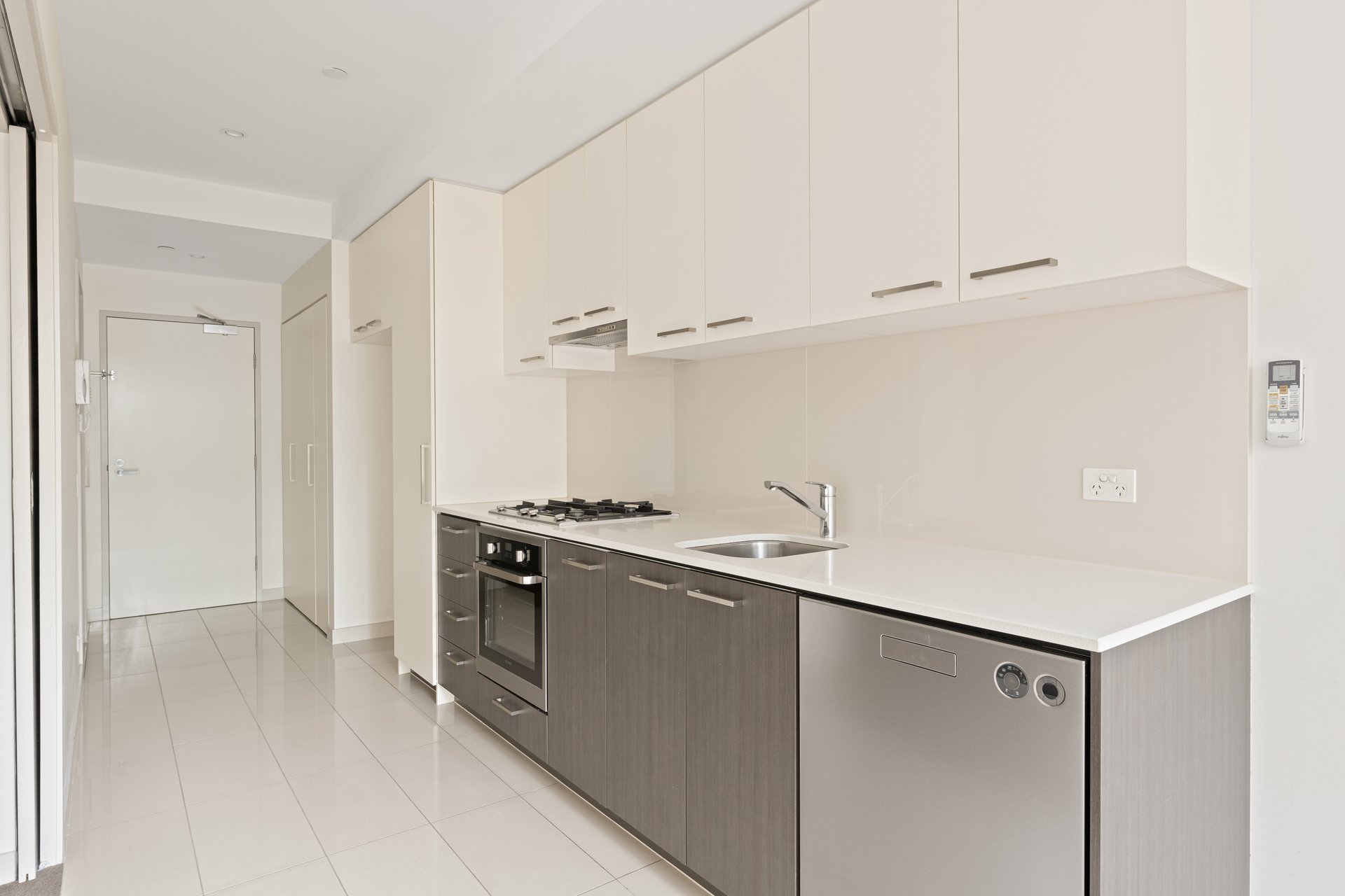 5/3 Sandbelt Close, Heatherton image 3