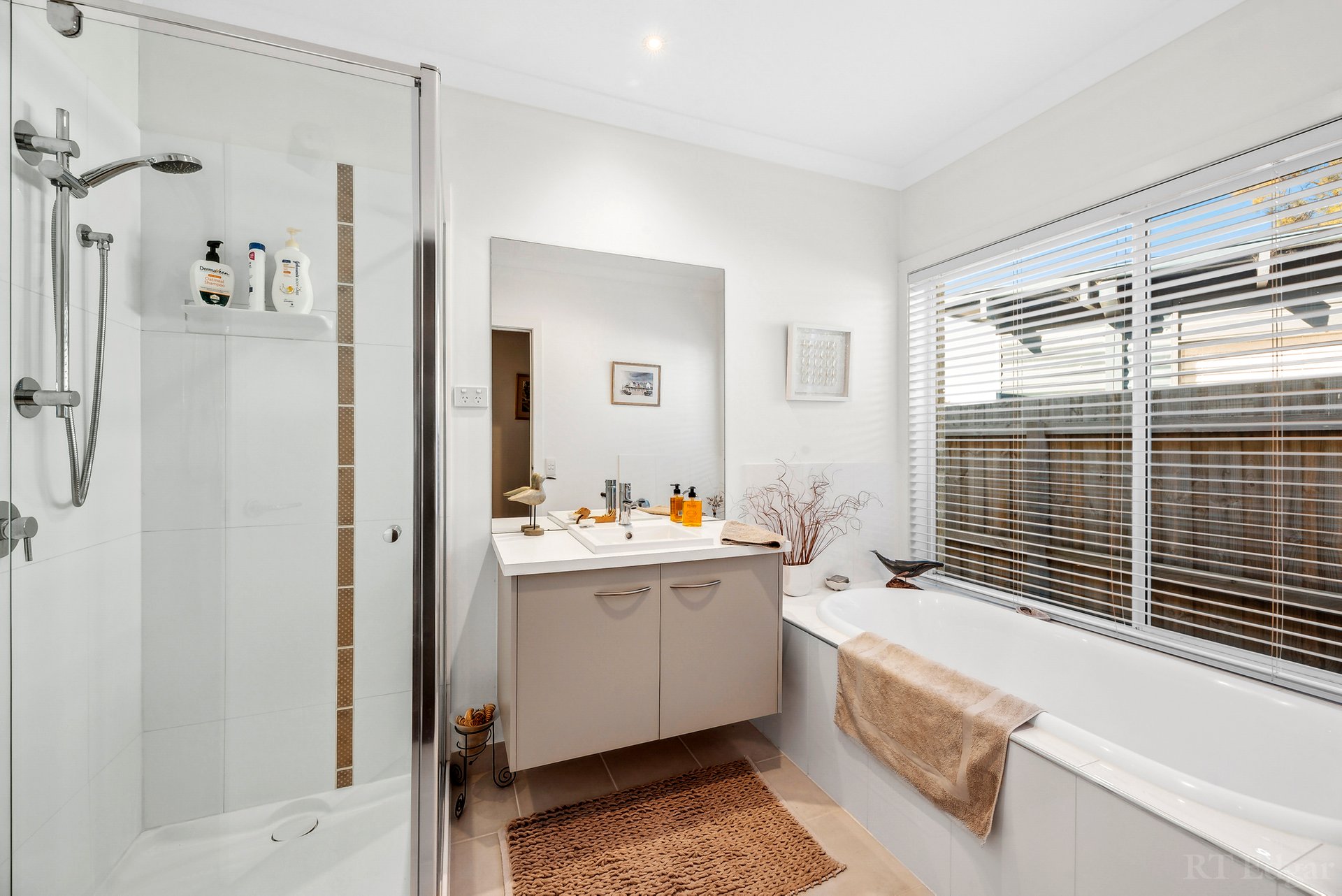 Property Gallery Thumbnail 11