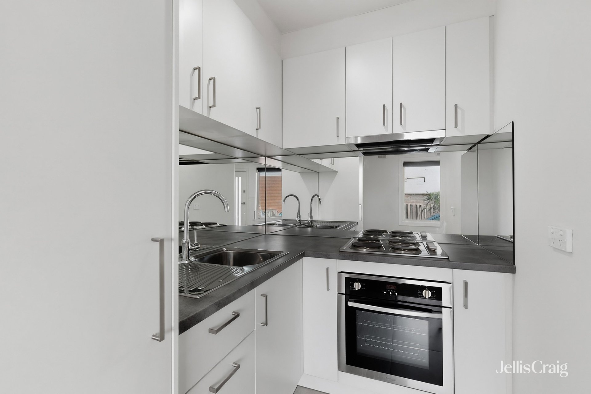 5/3 Smith Street, Thornbury image 1