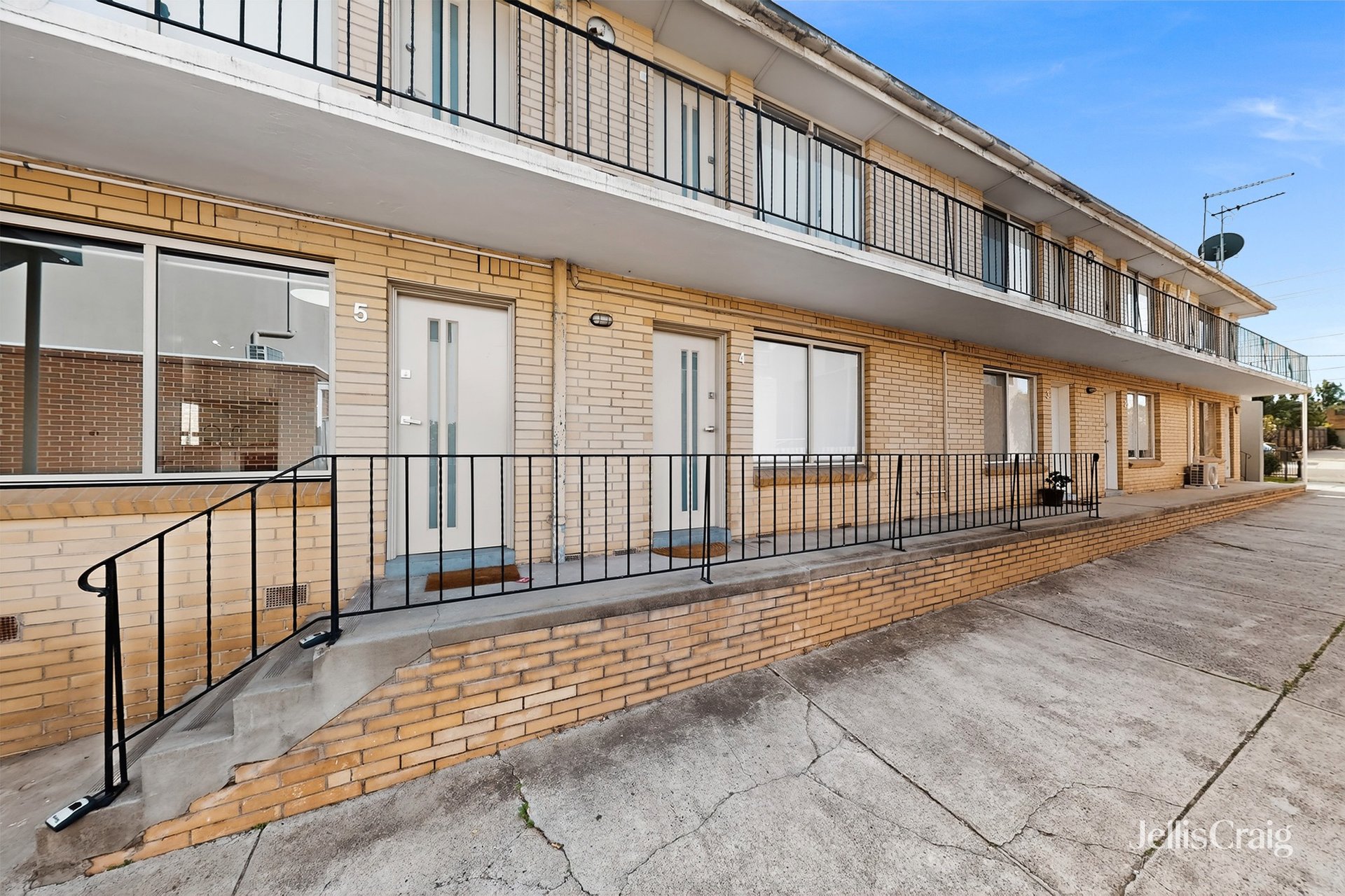 5/3 Smith Street, Thornbury image 12