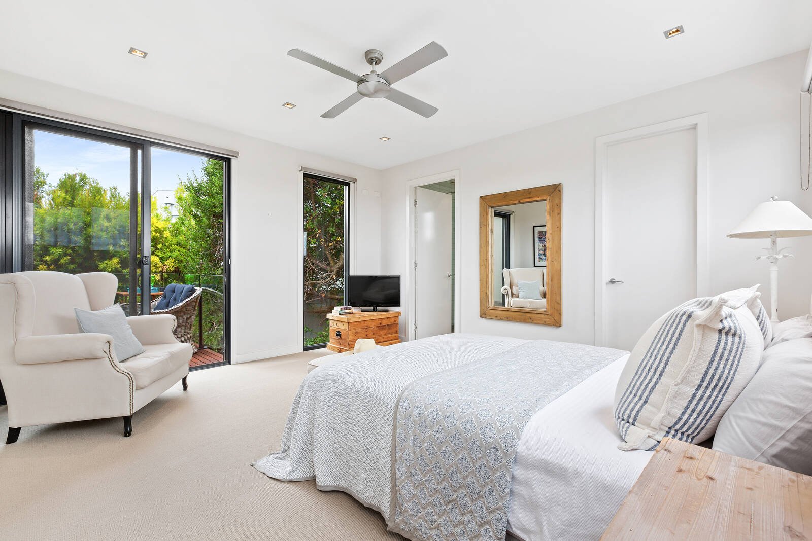Property Gallery Thumbnail 8