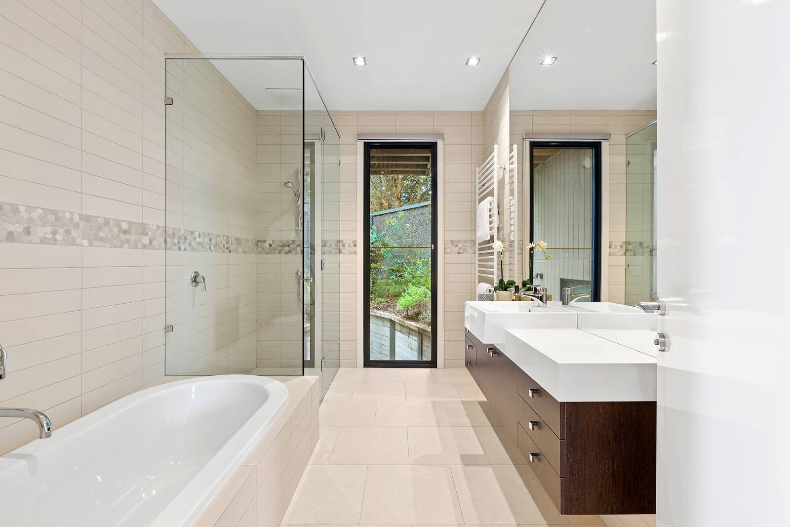 Property Gallery Thumbnail 9