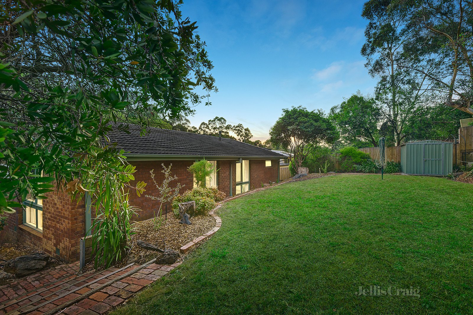 53 Valonia Drive, Eltham image 10