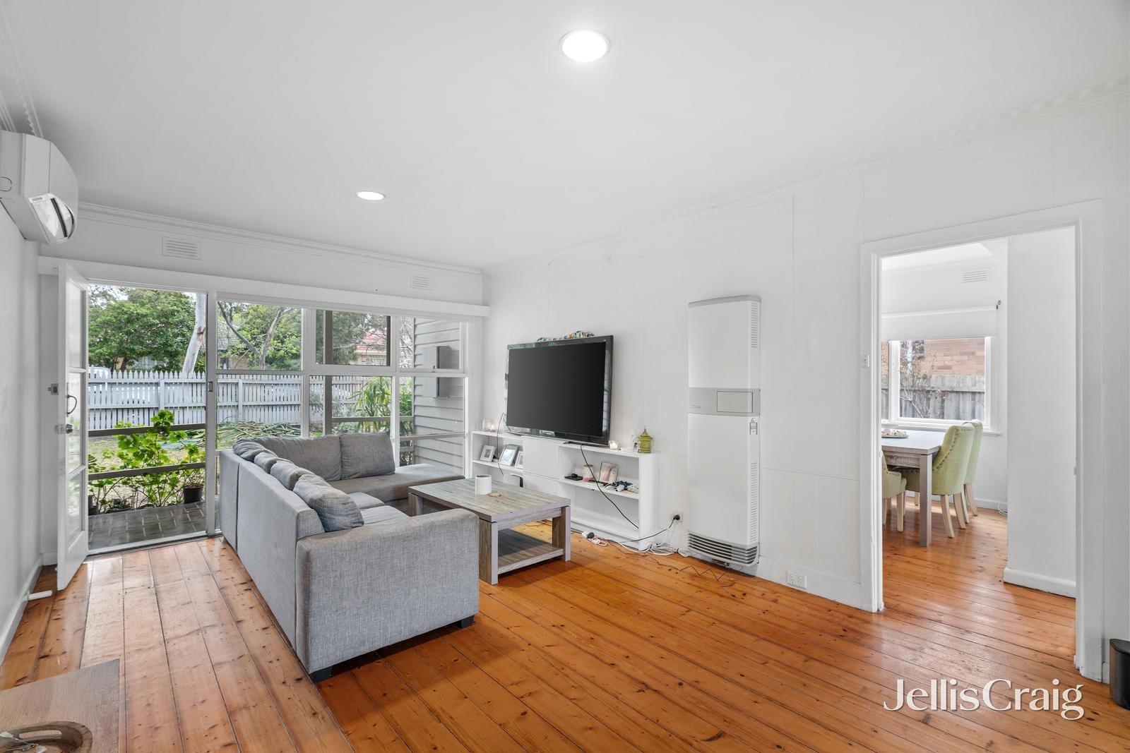 53 Vicki Street, Forest Hill image 2