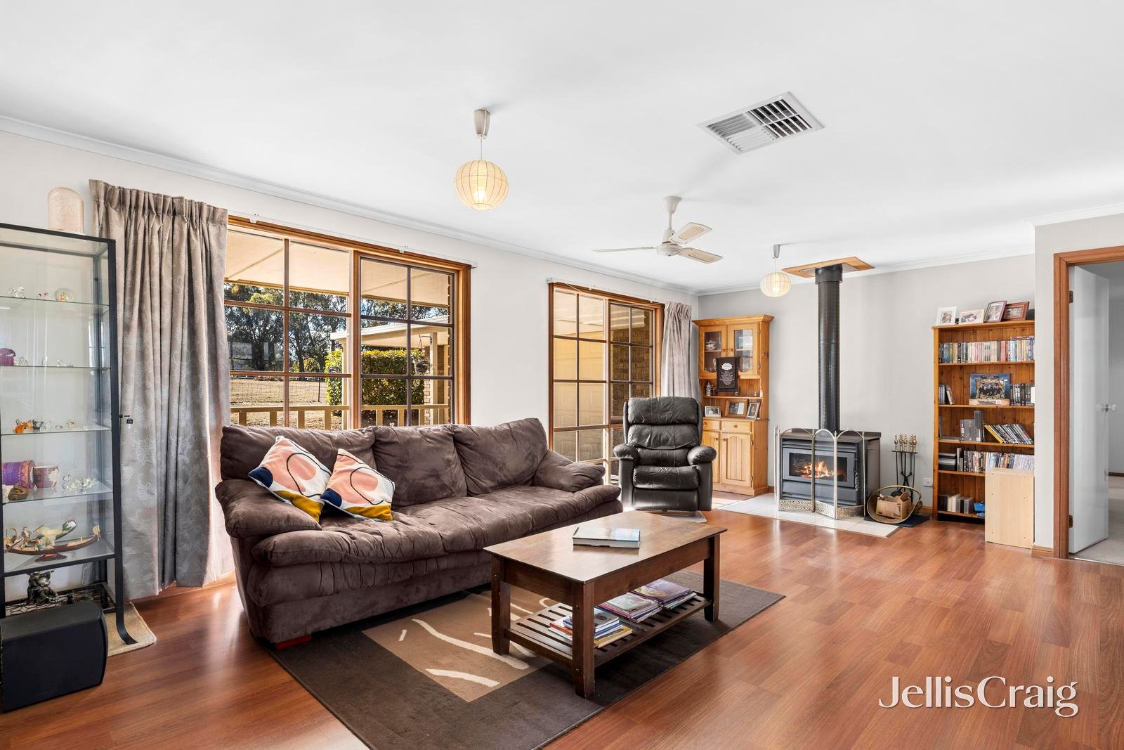53 Westview Court, Kyneton image 3