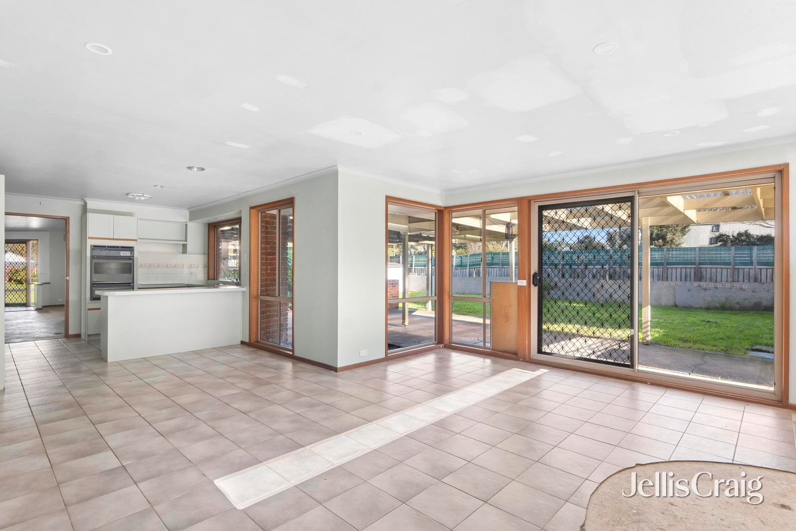 53 White Avenue, Romsey image 5