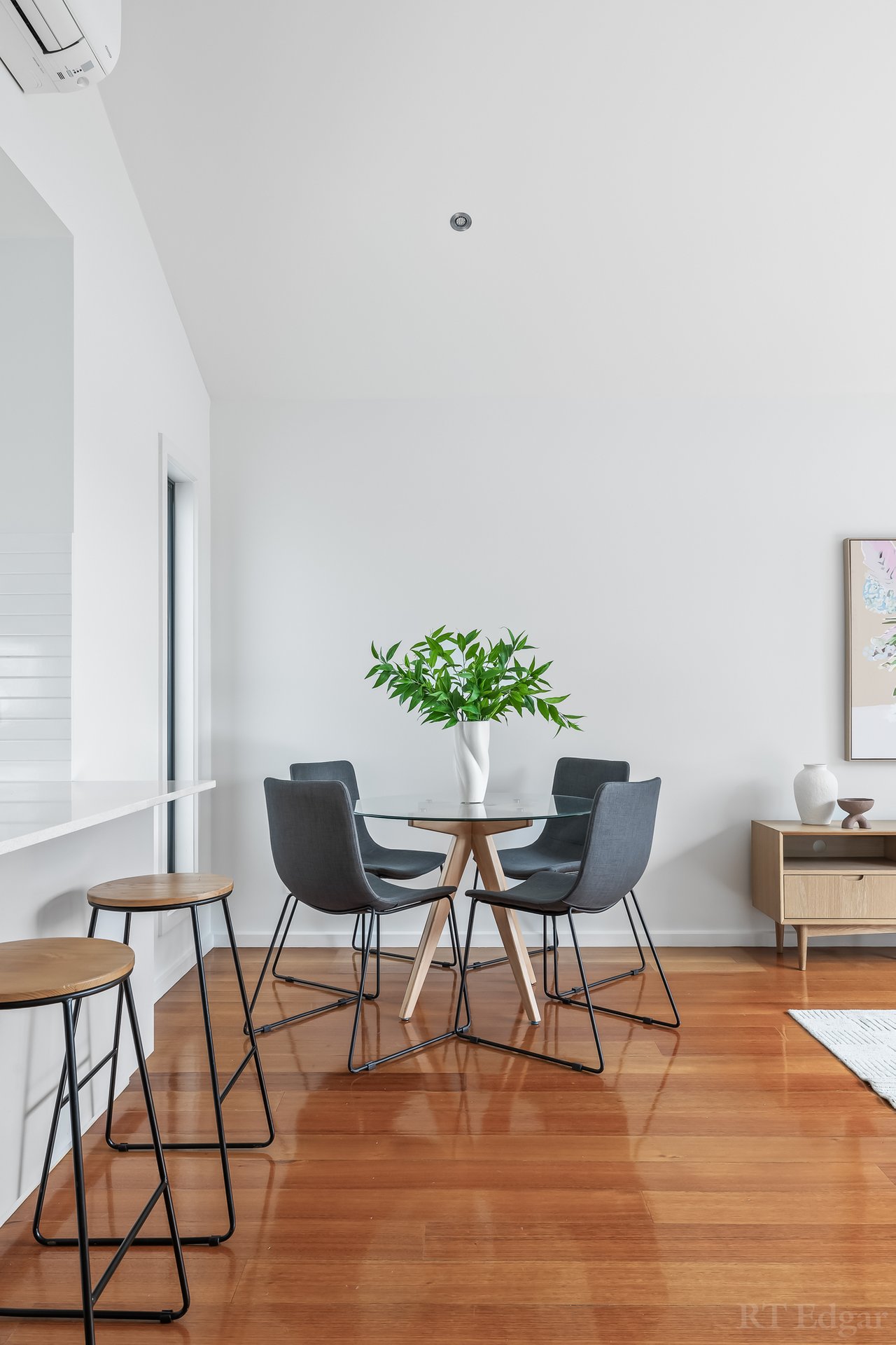 Property Gallery Thumbnail 6