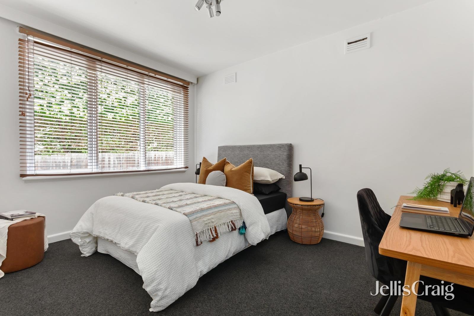 5/32 Manningtree Road, Hawthorn image 7