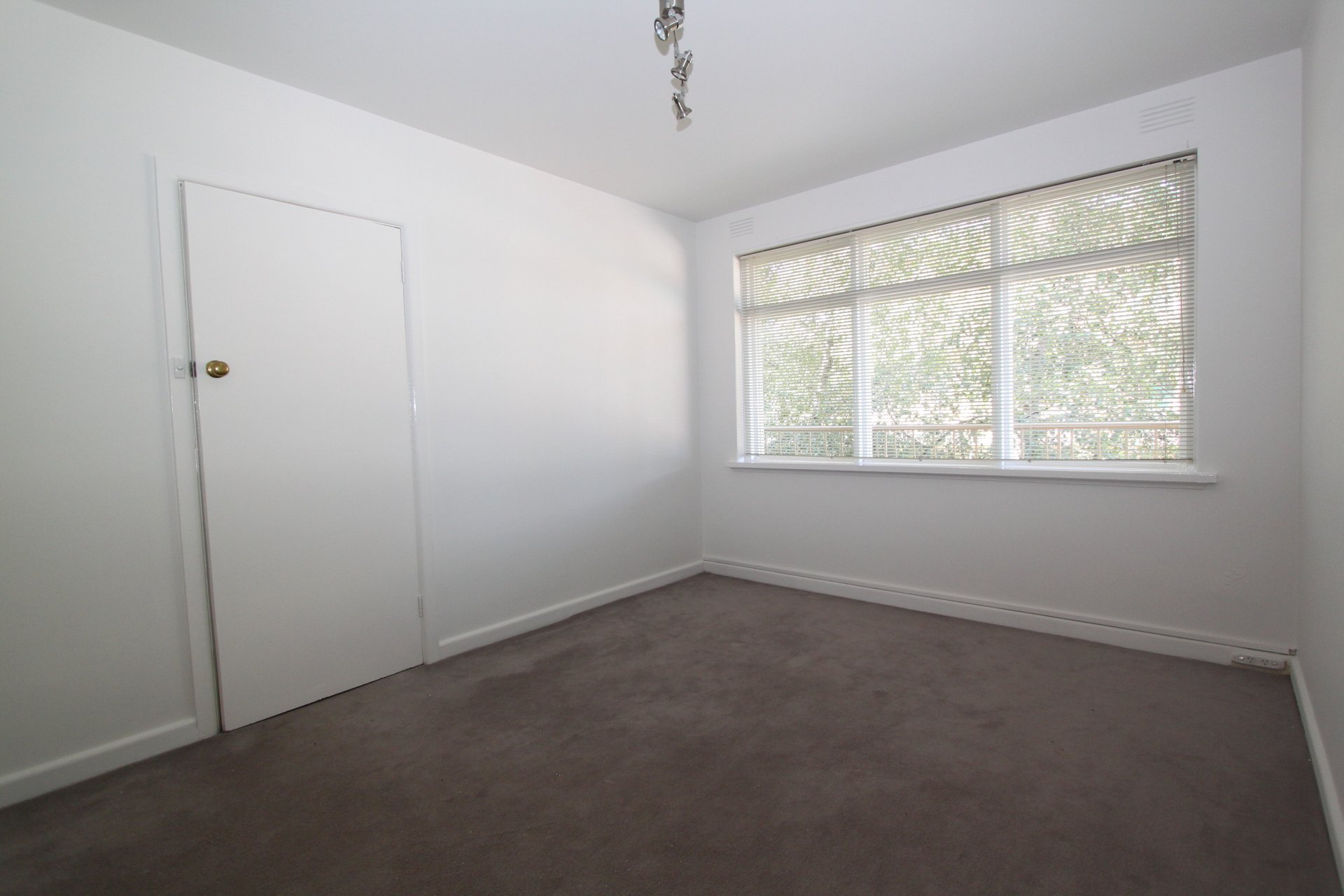 Property Gallery Thumbnail 5