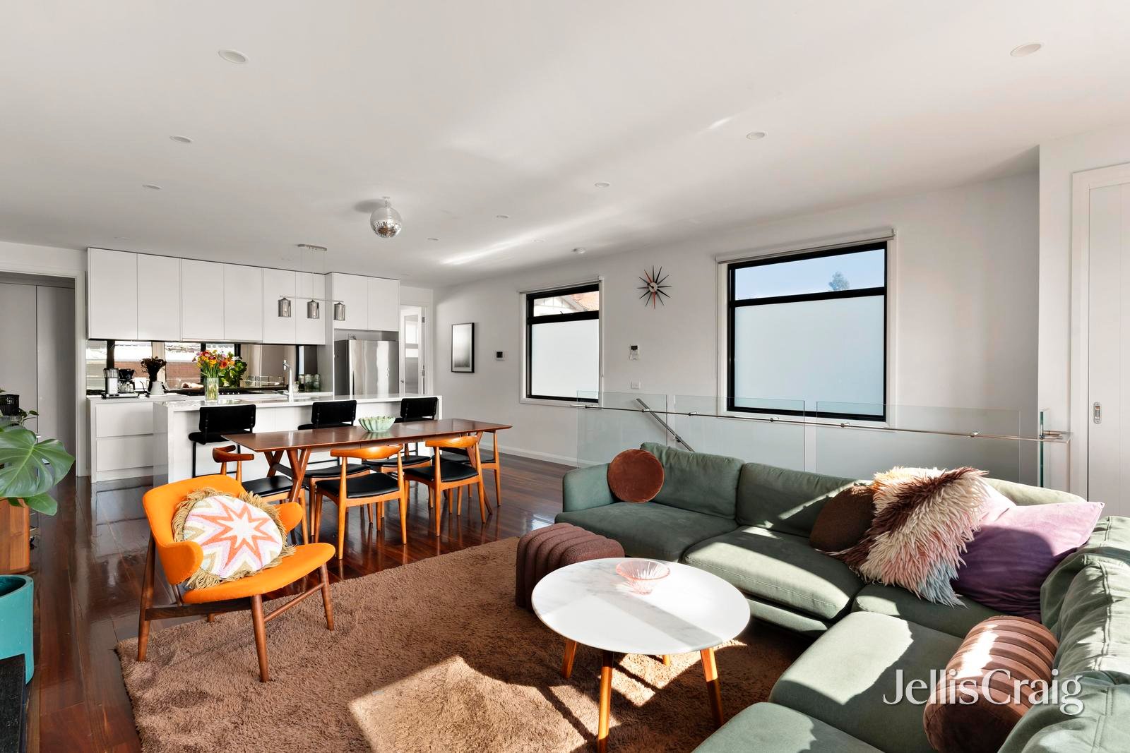 5/33 Lawson Street, Essendon image 2