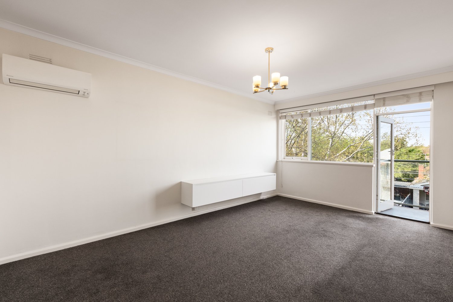 Property Gallery Thumbnail 3